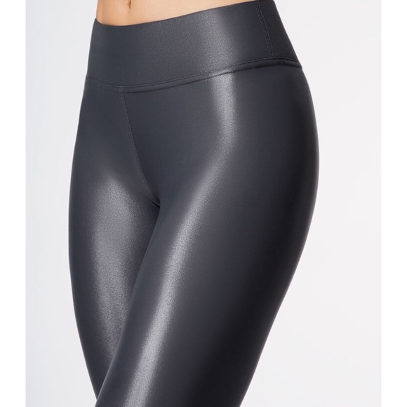 Carbon38 Regular Rise Leggings in Takara Shine S - Picture 3 of 14